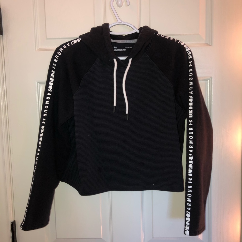 CROPPED UNDER ARMOUR HOODIE